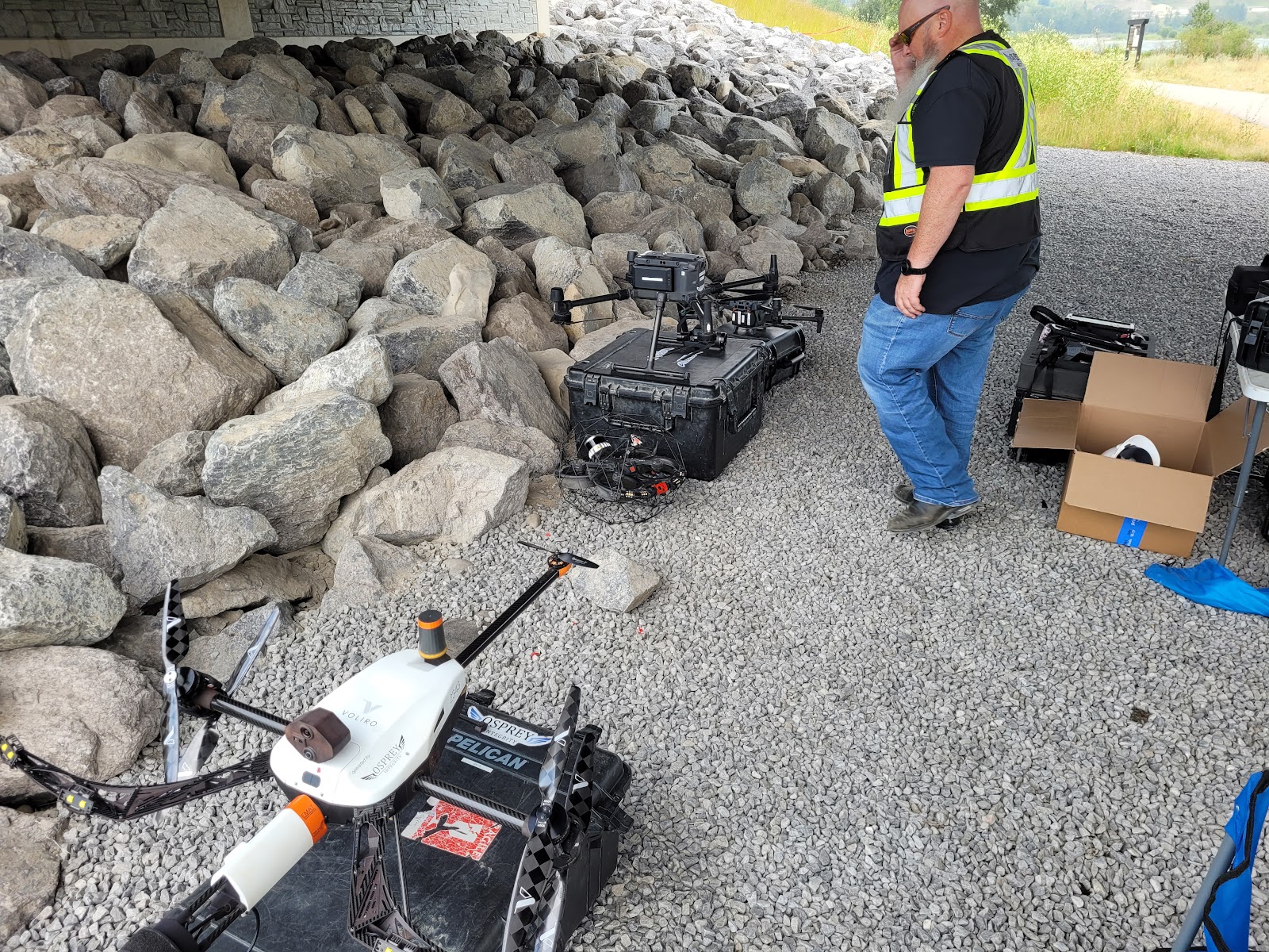 Ground station and operator on a rocky industrial site